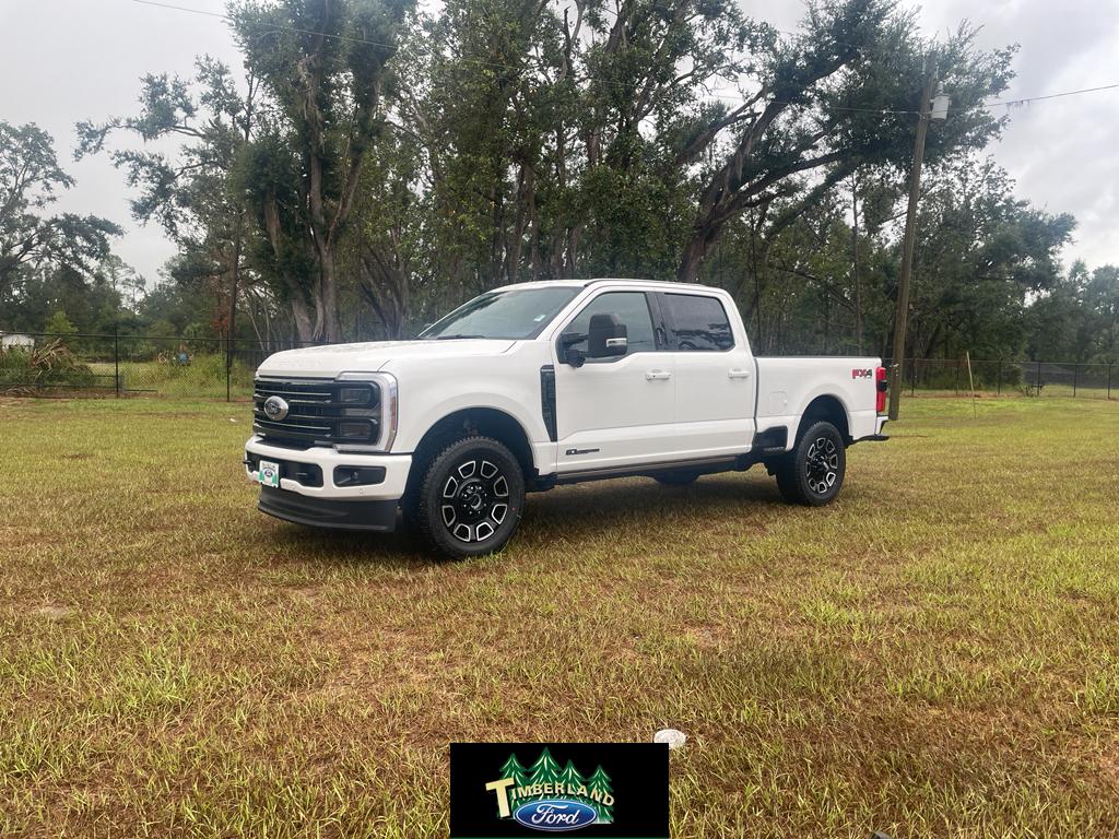 2026 Ford F-250 Super Duty Platinum's photo