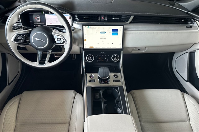2024 Jaguar XF P250 R-Dynamic SE photo 12