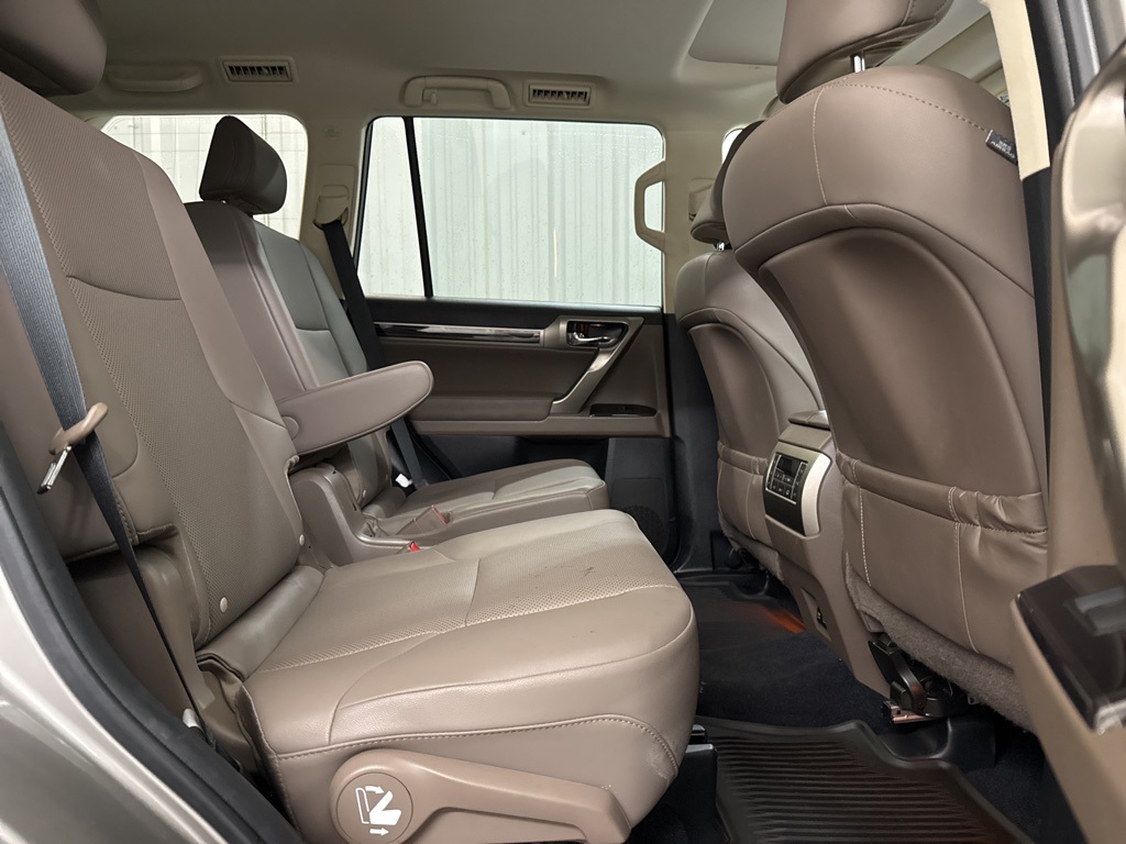 2021 Lexus GX 460 photo 28