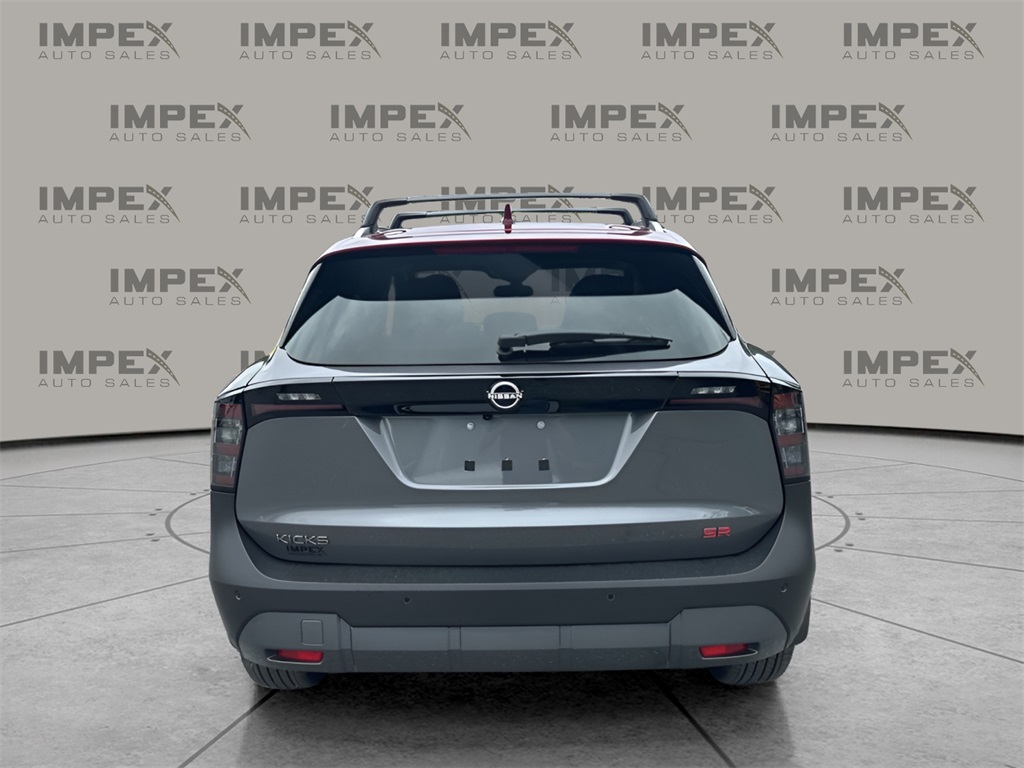 2025 Nissan Kicks SR photo 4
