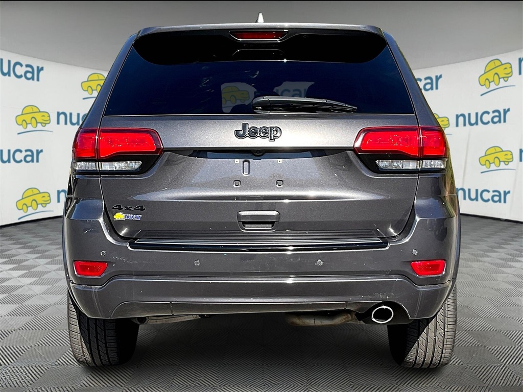2018 Jeep Grand Cherokee Altitude photo 5