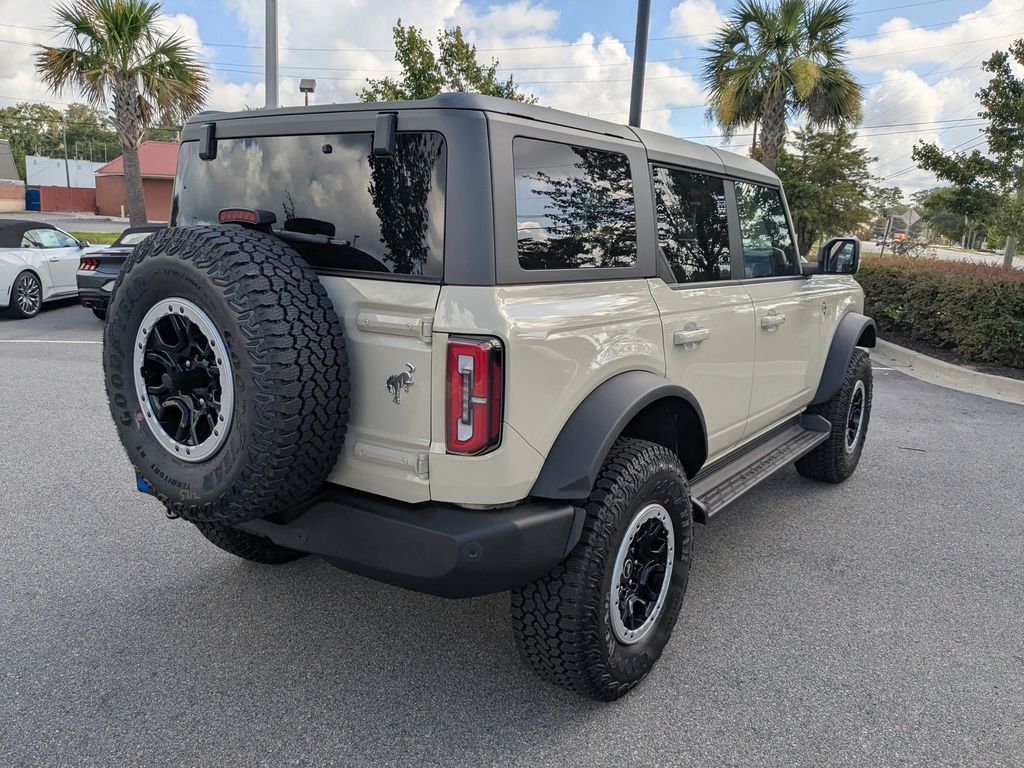 2025 Ford Bronco Outer Banks photo 4
