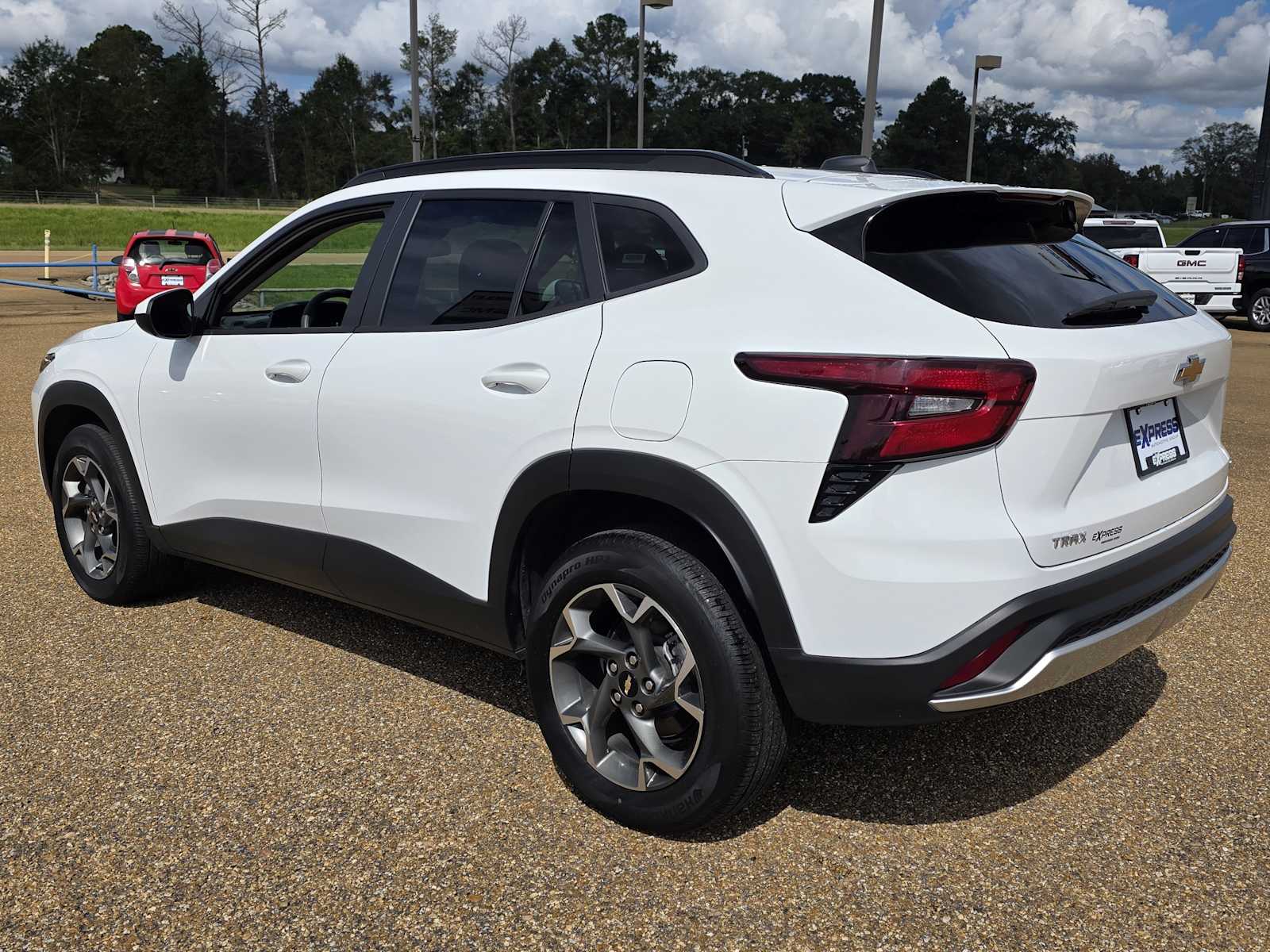 2024 Chevrolet Trax LT photo 4