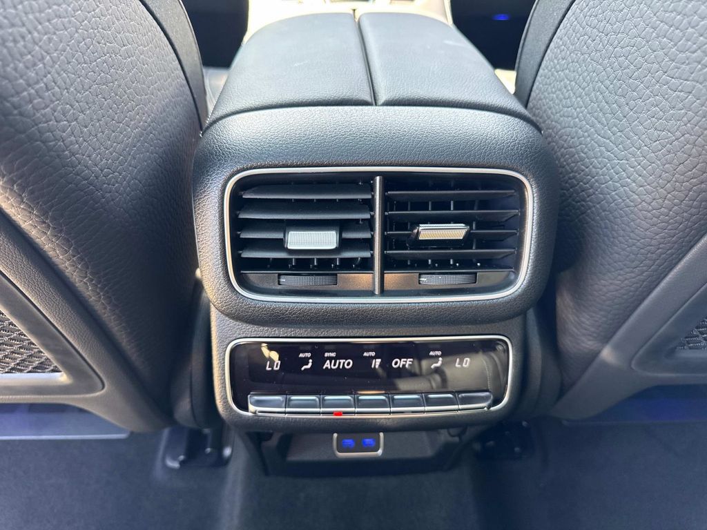 2026 Mercedes Benz GLS 450 4MATIC photo 14