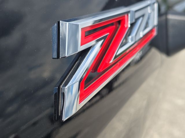 2023 Chevrolet Silverado 1500 RST photo 9