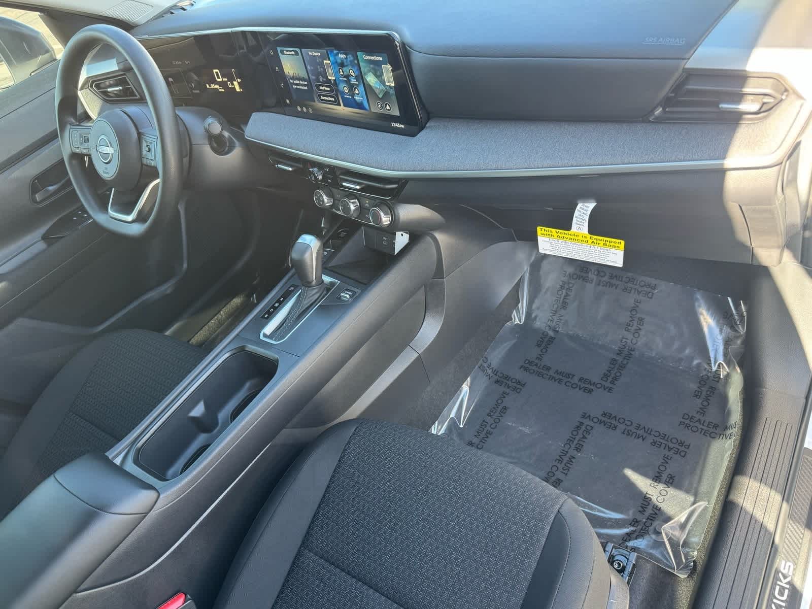 2026 Nissan Kicks S photo 2