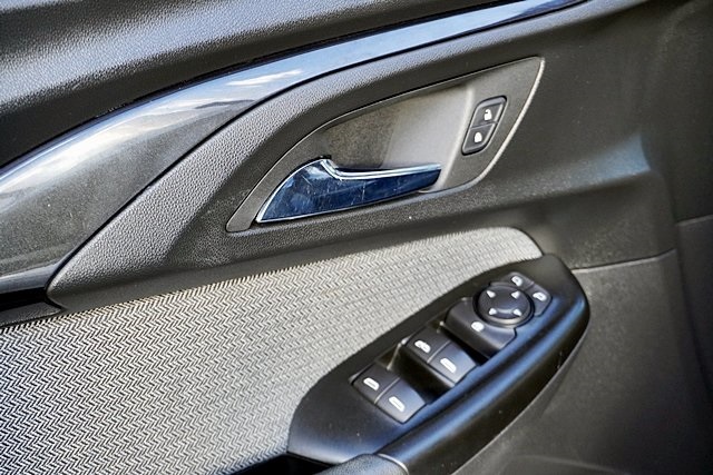 Used 2022 White Chevrolet LT image 22