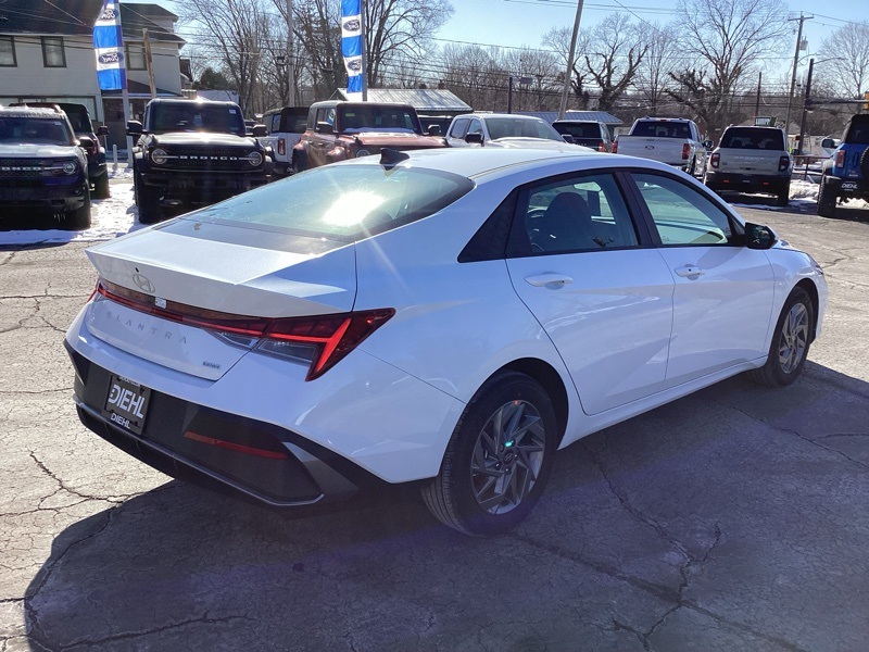 2025 Hyundai Elantra Hybrid Blue photo 7