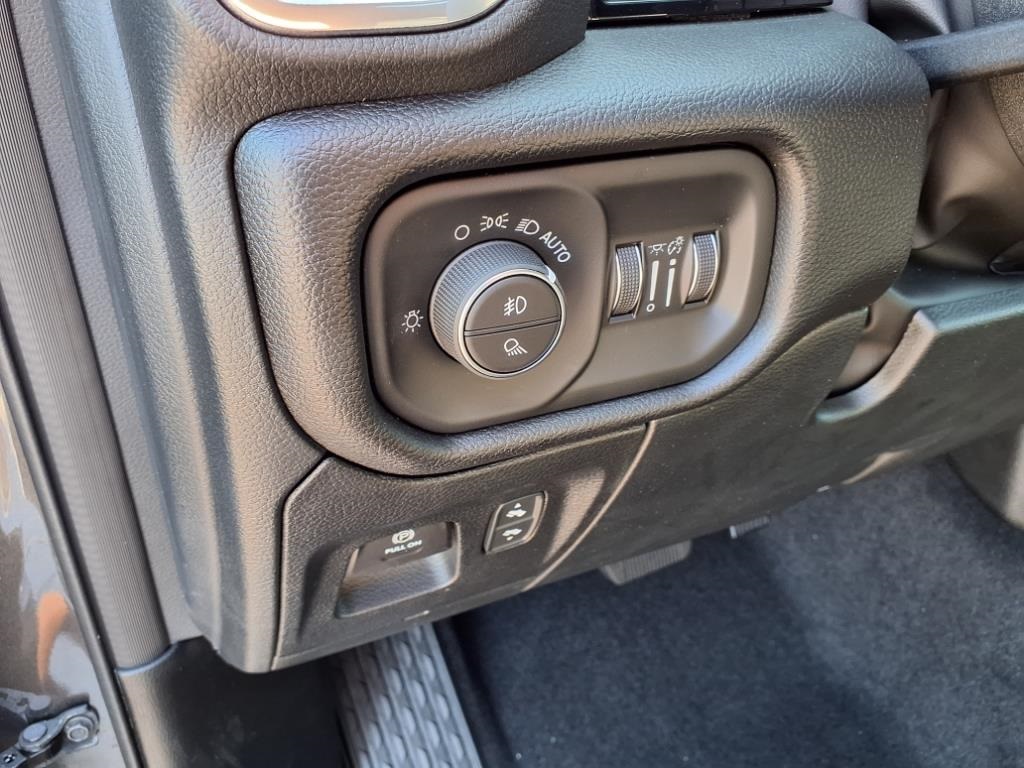 2026 Ram 1500 Laramie photo 9