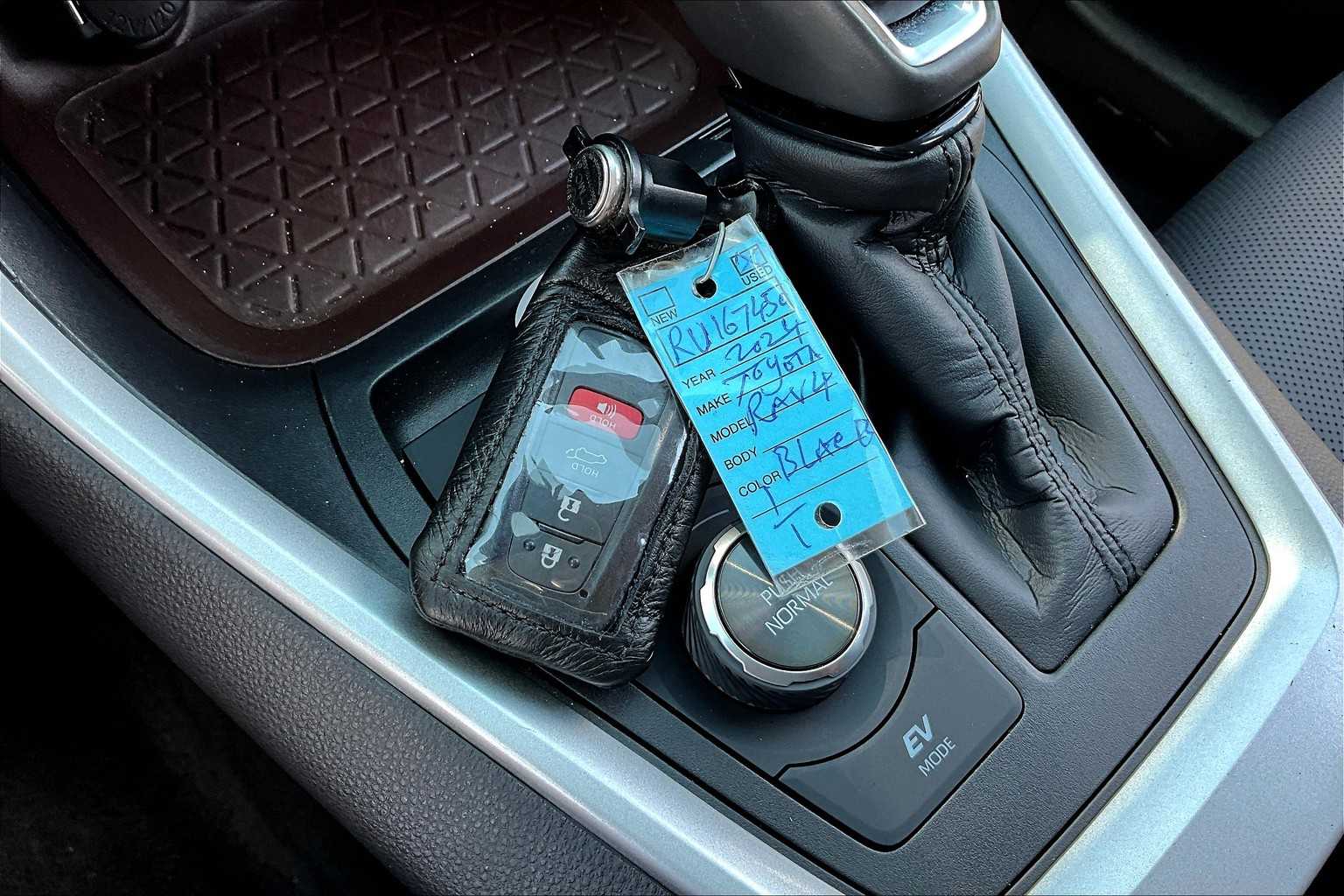 2024 Toyota RAV4 Hybrid Limited photo 14