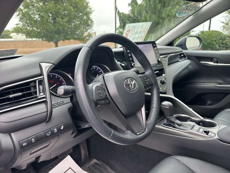 2022 Toyota Camry SE photo 9