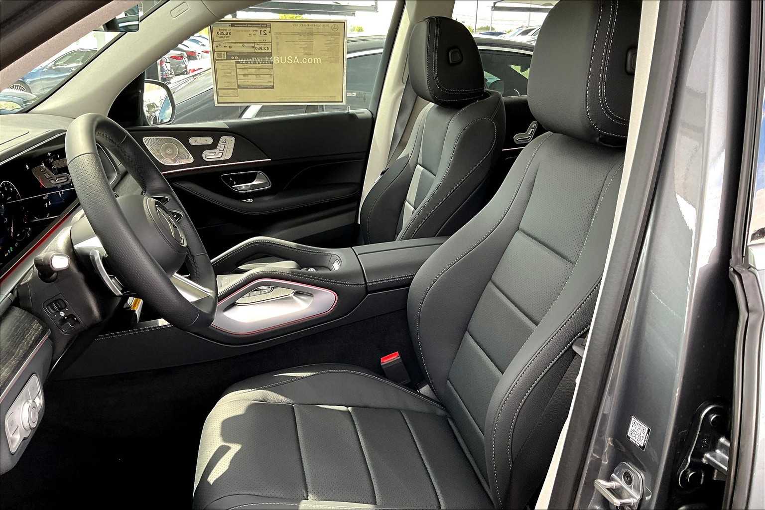 2026 Mercedes Benz GLS 450 4MATIC photo 17