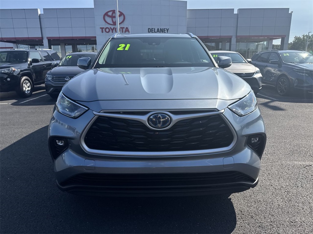 2021 Toyota Highlander Hybrid XLE photo 3