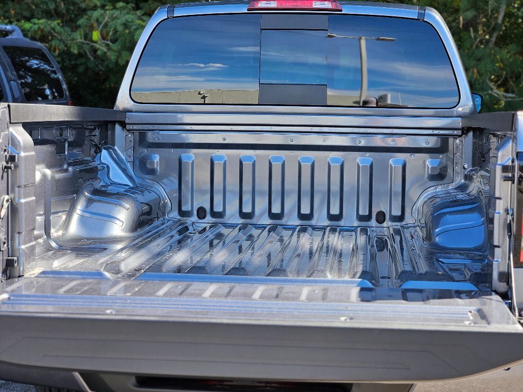 2026 Nissan Frontier SV Crew Cab photo 23