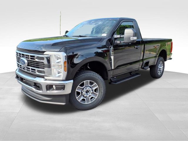 2025 Ford F-350 XLT photo 2