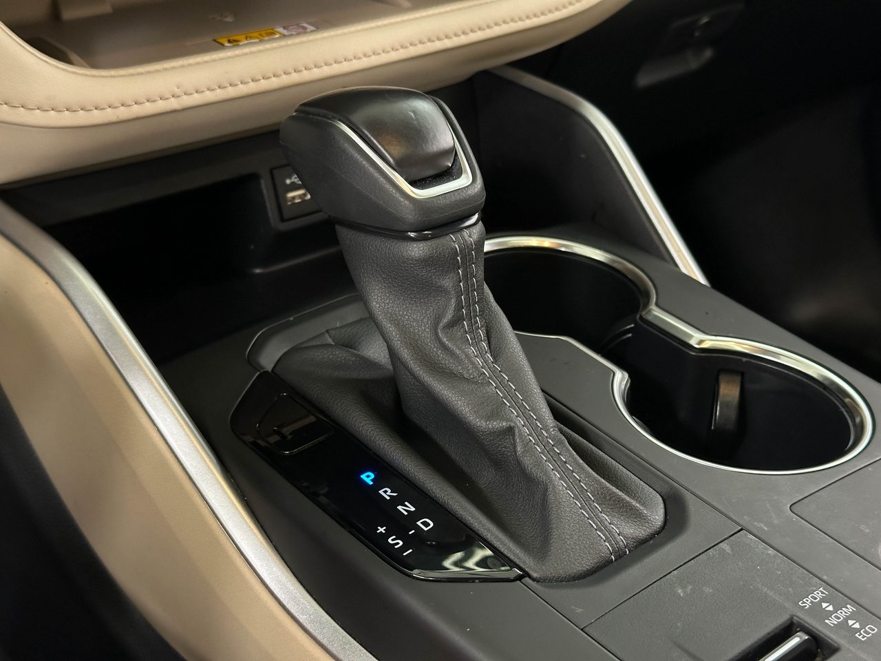 2024 Toyota Highlander Hybrid XLE photo 27