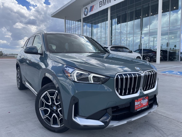 2026 BMW X1 28i's photo
