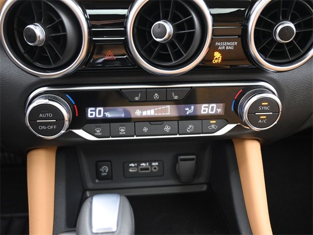 2025 Nissan Sentra SV photo 3