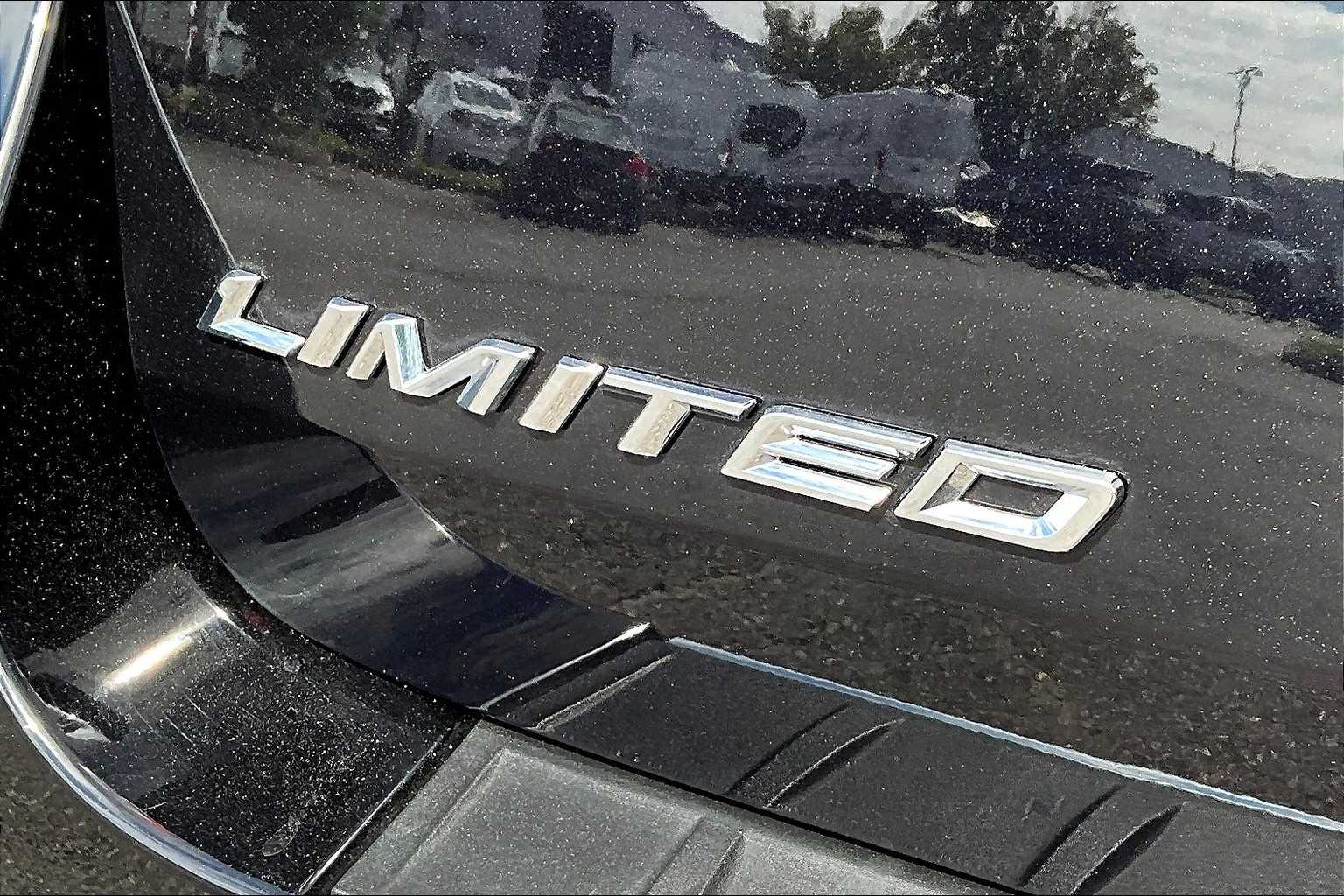 2024 Ford Explorer Limited photo 9