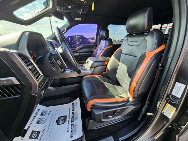 2017 Ford F-150 Raptor photo 17