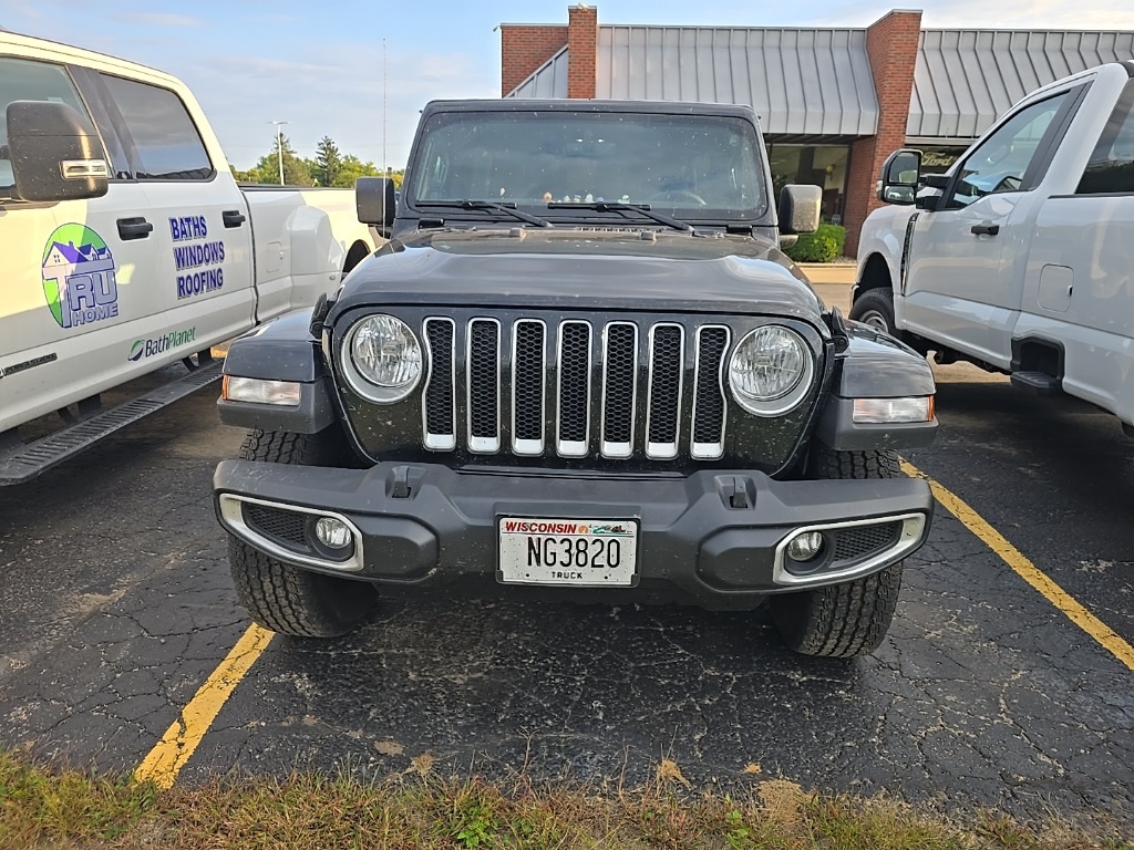2022 Jeep Wrangler Unlimited Sahara photo 2