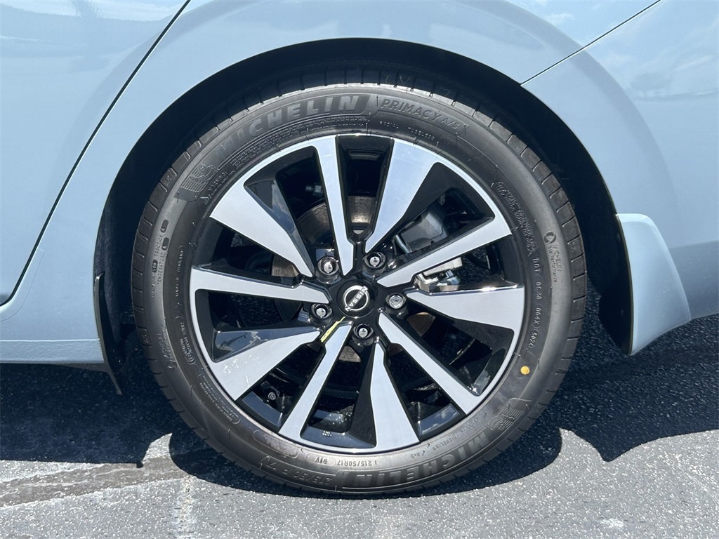 2025 Nissan Sentra SV photo 17