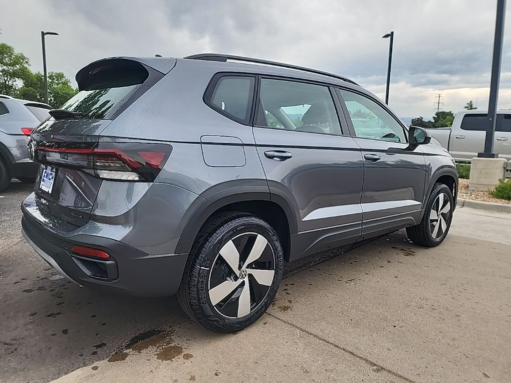 2025 Volkswagen Taos S photo 5