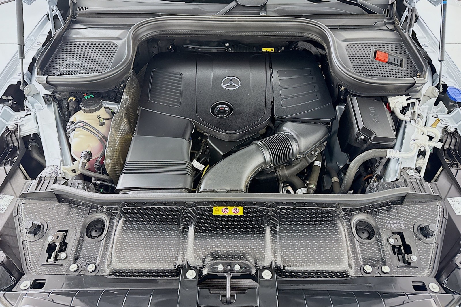 2025 Mercedes Benz GLE 450e photo 8