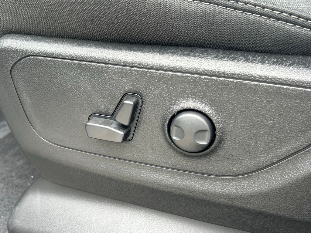 2025 Ram 1500 Big Horn Lone Star photo 10