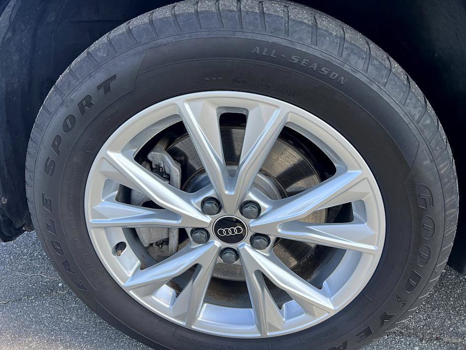 2024 Audi Q3 S line Premium photo 9