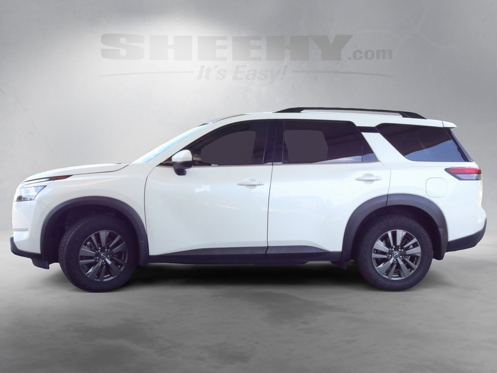 2022 Nissan Pathfinder SV photo 5