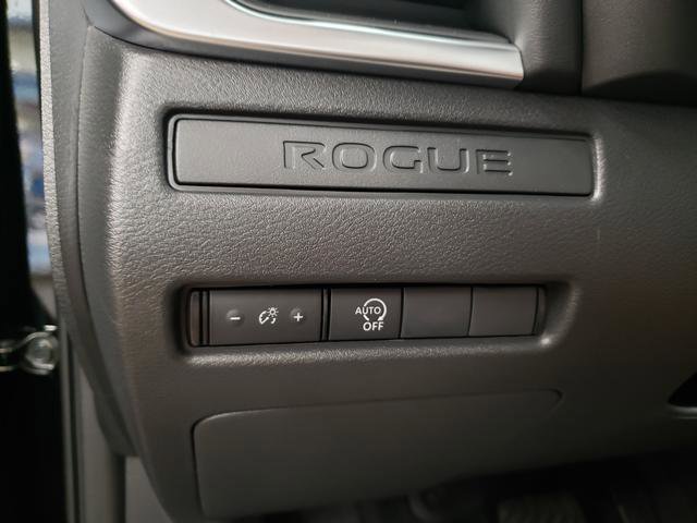 2026 Nissan Rogue S photo 13