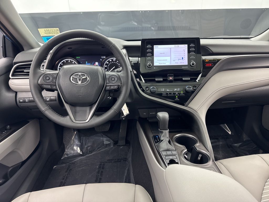 2024 Toyota Camry SE photo 7