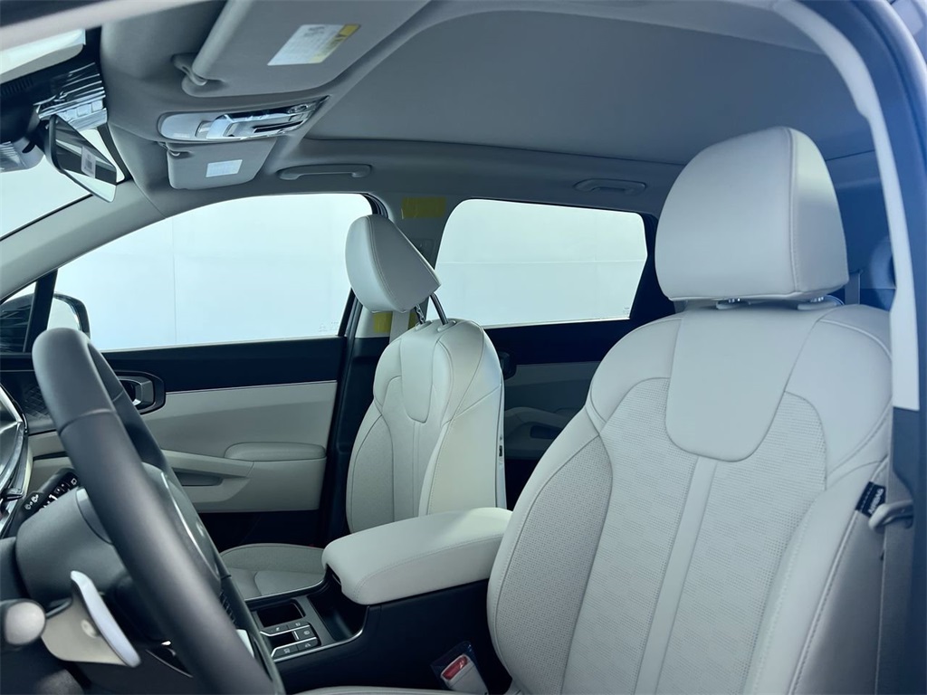 2025 Kia Sorento Hybrid EX photo 13