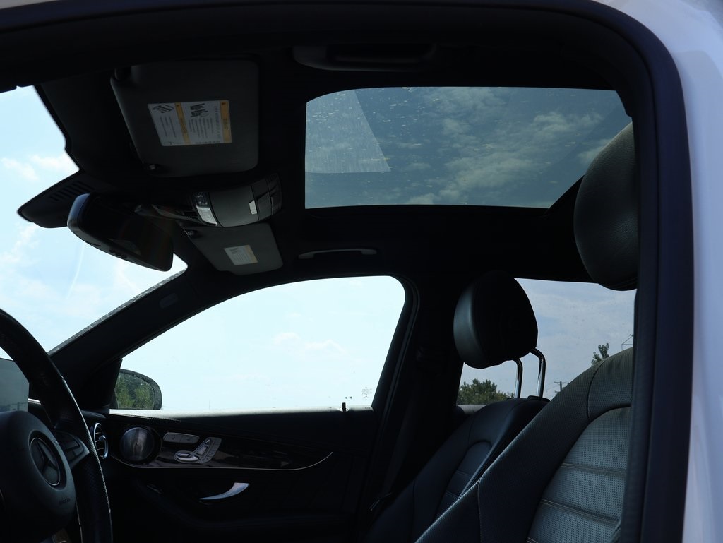 2019 Mercedes Benz GLC 300 4MATIC photo 17