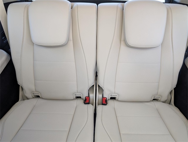 2022 Mercedes Benz GLS 450 4MATIC photo 23
