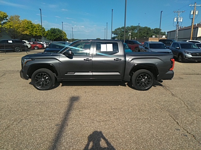 2024 Toyota Tundra Platinum photo 2