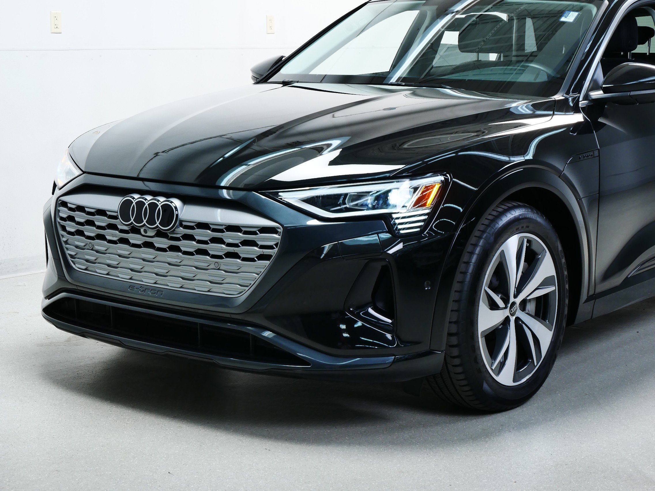 2024 Audi Q8 E-tron Premium Plus photo 7