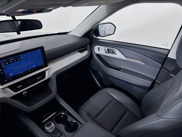 2025 Ford Explorer photo 22