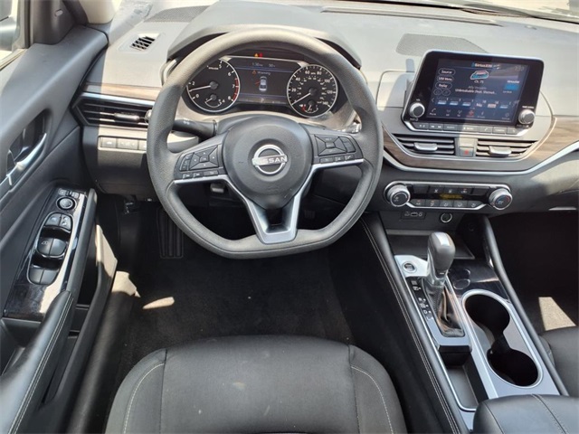 2023 Nissan Altima 2.5 SV photo 11