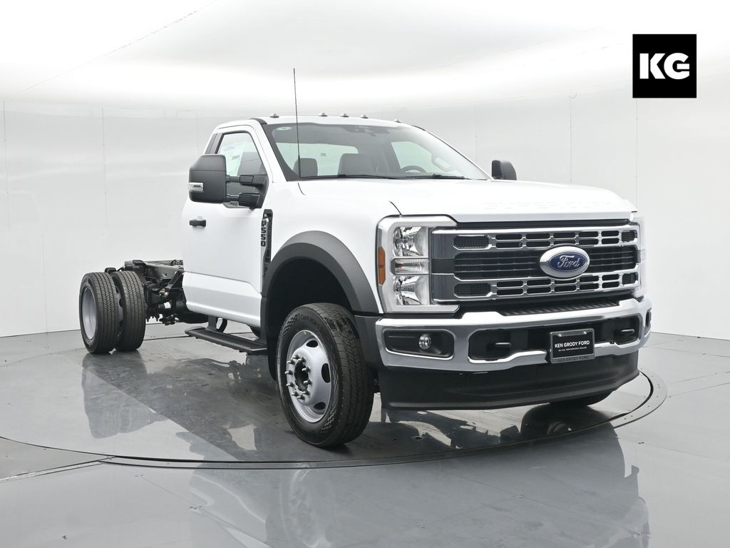 2025 Ford F-550 Super Duty Chassis Cab XL's photo