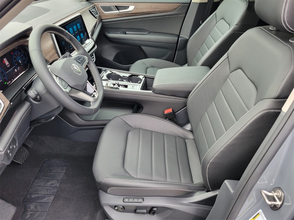 2026 Volkswagen Atlas SEL photo 3