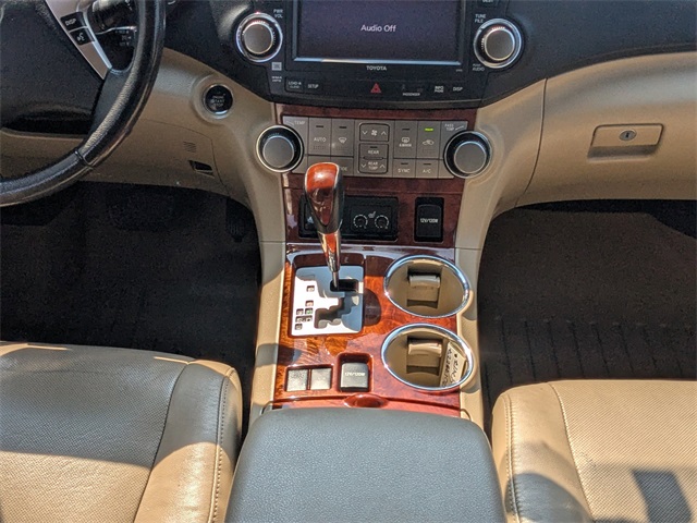 2011 Toyota Highlander Limited photo 14