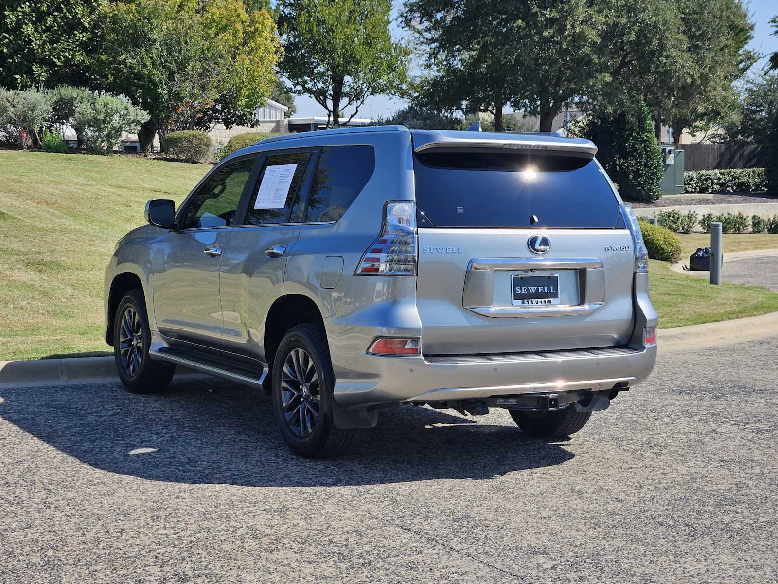 2023 Lexus GX 460 Premium photo 2