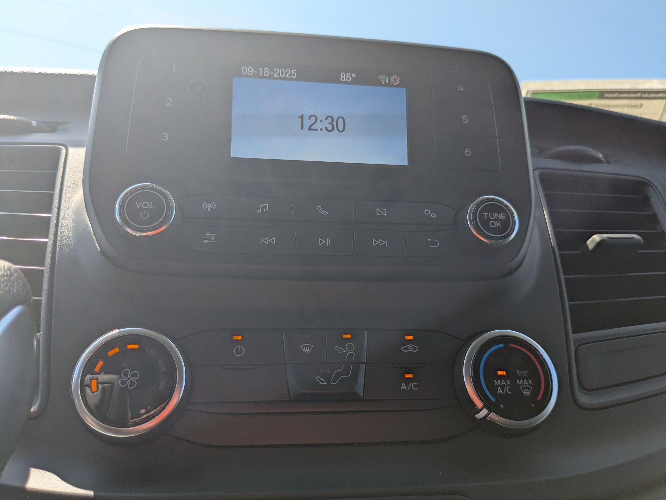 2025 Ford Transit Cargo Van photo 19