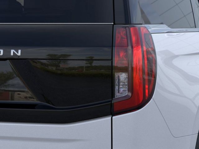 2025 Ford Expedition photo 17