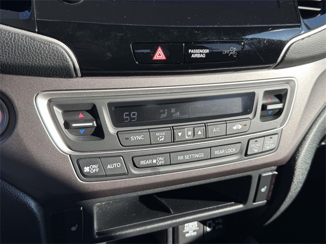 2022 Honda Pilot SE photo 24