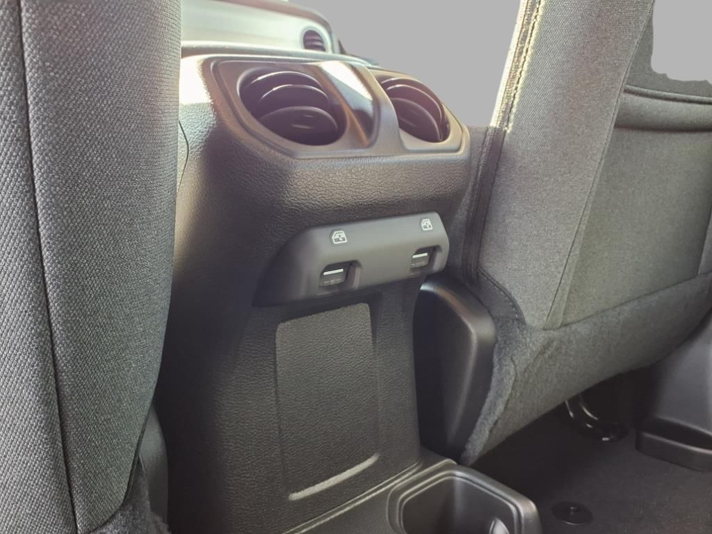 2025 Jeep Wrangler Willys photo 20