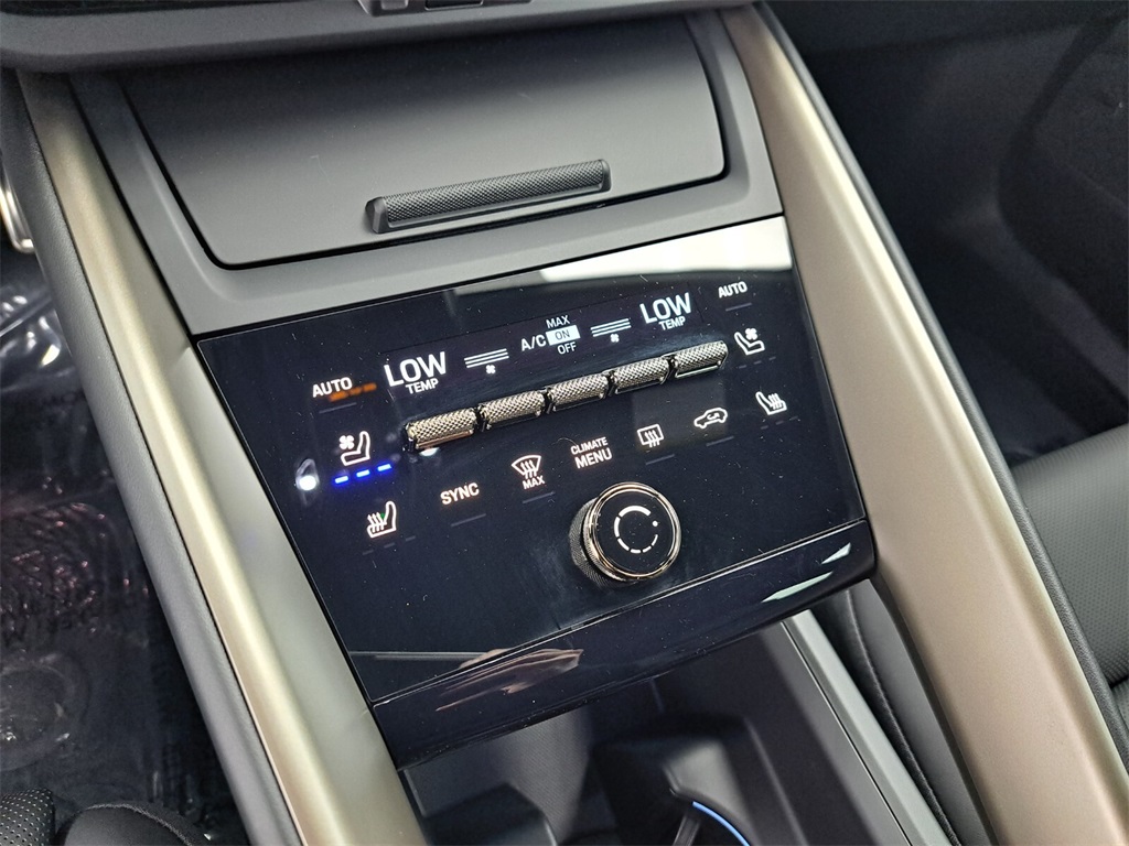 2024 Porsche Macan Electric Turbo photo 23