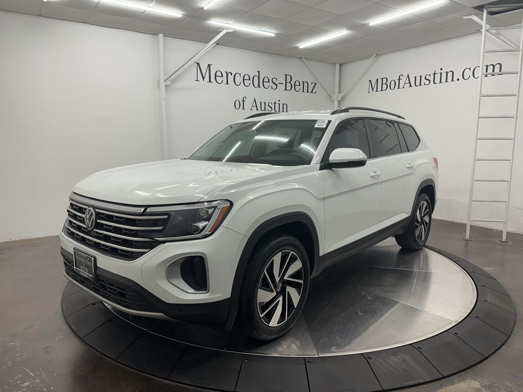 2024 Volkswagen Atlas SE Technology photo 2
